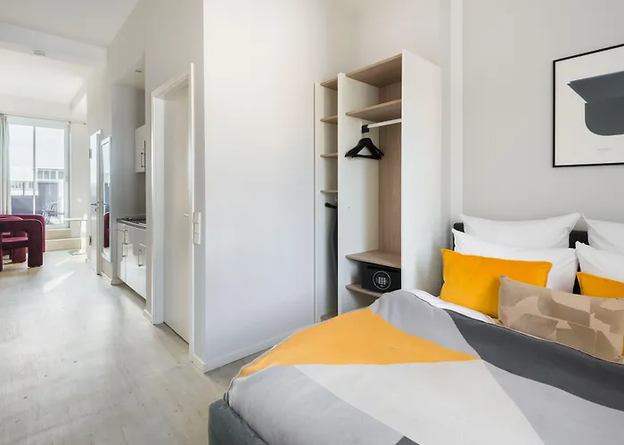 Numa Frankfurt Blau 4*